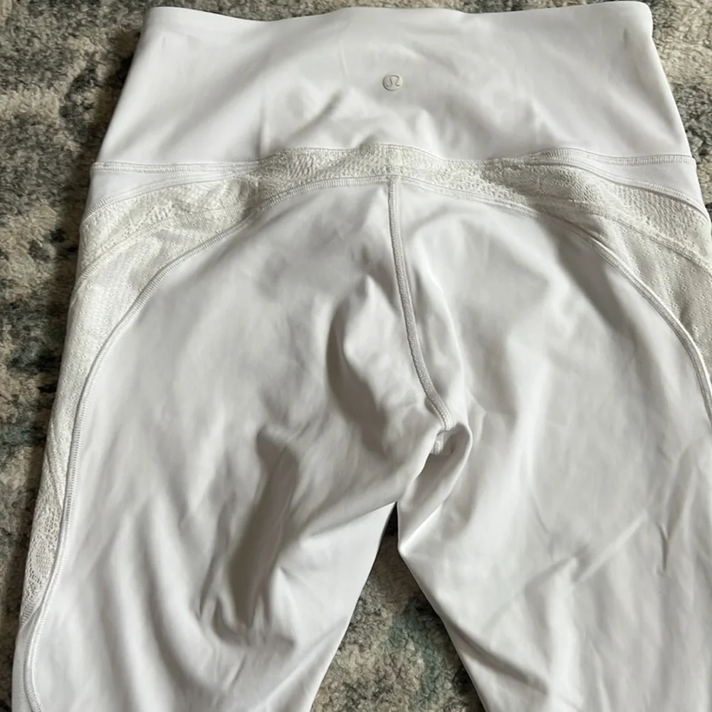 lululemon athletica excellent size